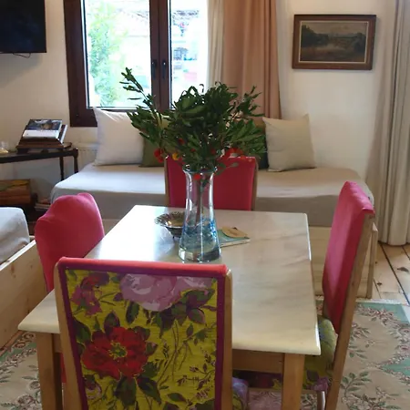 Spitaki γραφείο *