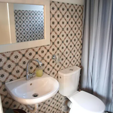 Spitaki γραφείο Велика