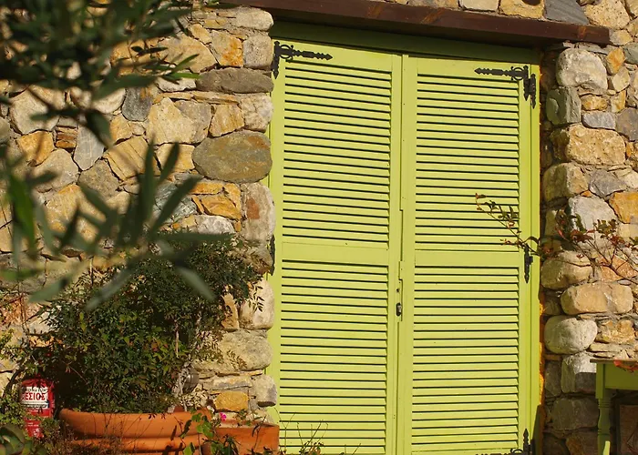 Spitaki γραφείο *